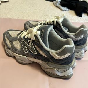 NEW BALANCE 9060 indigo size 7.5 womens